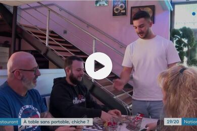 France info : un restaurant propose d’être à table sans portable pour se déconnecter